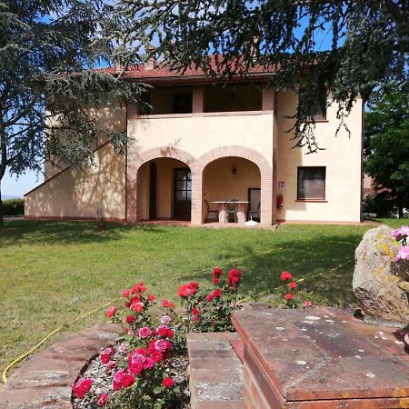 パラーイア Agriturismo Montemariヴィラ エクステリア 写真